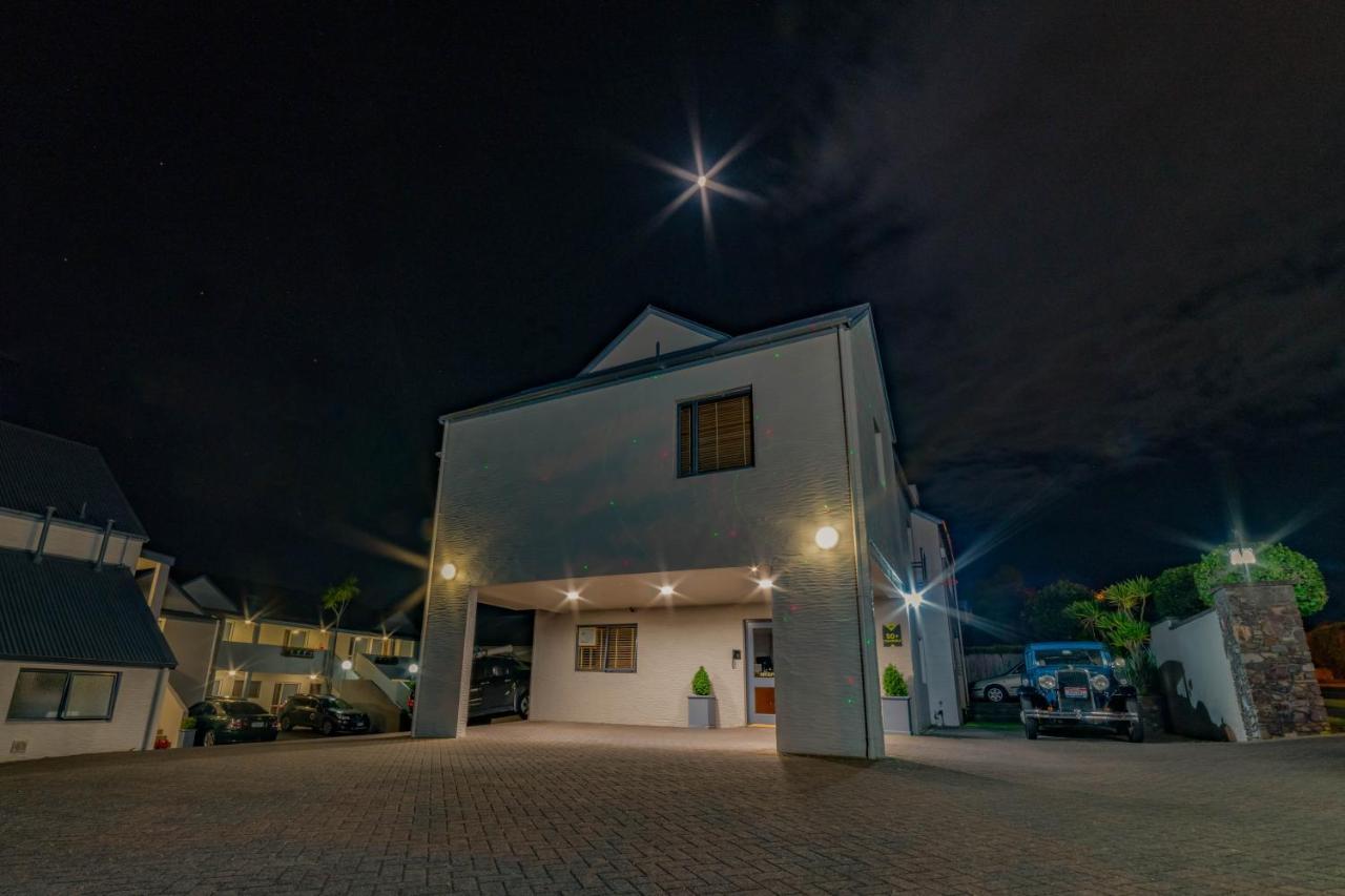 Baycrest Thermal Lodge Таупо Екстер'єр фото